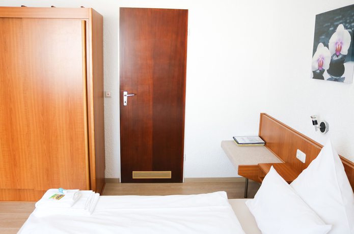 Imagen de la habitación del Hotel Linnert. Foto 14