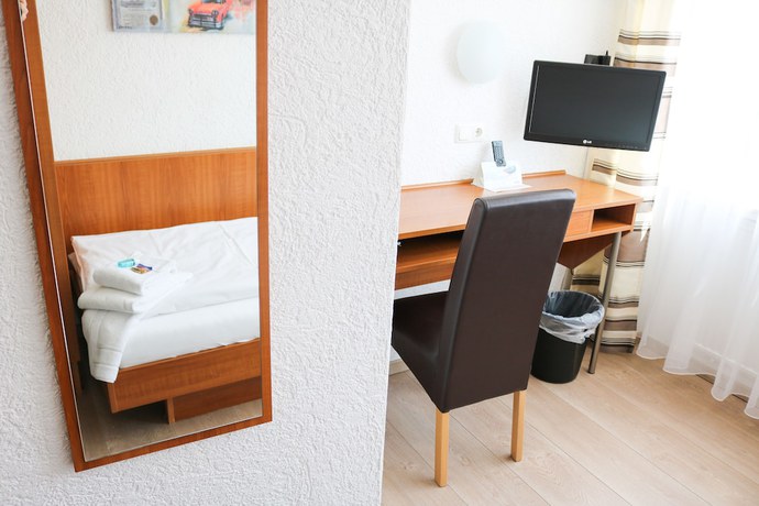 Imagen de la habitación del Hotel Linnert. Foto 15