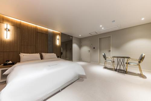 Imagen de la habitación del Hotel Lium. Foto 14