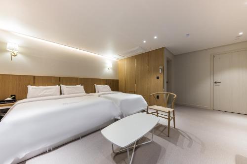 Imagen de la habitación del Hotel Lium. Foto 17
