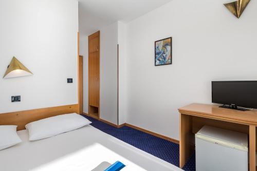Imagen de la habitación del Hotel Loža Novalja. Foto 6