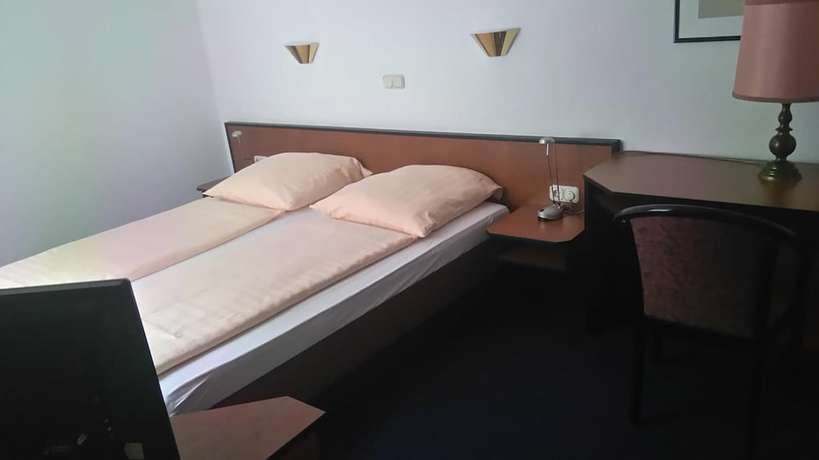 Imagen de la habitación del Hotel Loewensteiner Hof Haus am Neuplatz. Foto 2