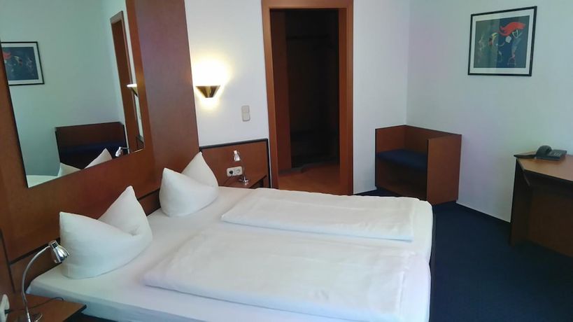 Imagen de la habitación del Hotel Loewensteiner Hof Haus am Neuplatz. Foto 3