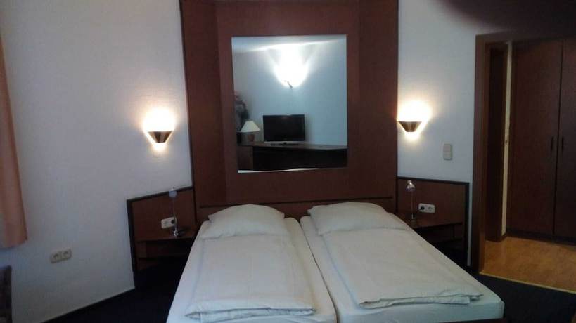 Imagen de la habitación del Hotel Loewensteiner Hof Haus am Neuplatz. Foto 13