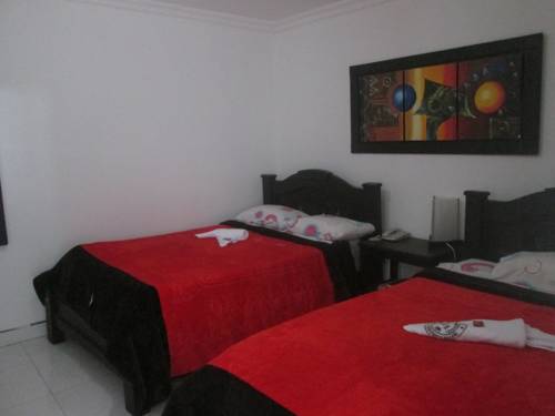 Imagen de la habitación del Hotel Londres Plaza. Foto 5
