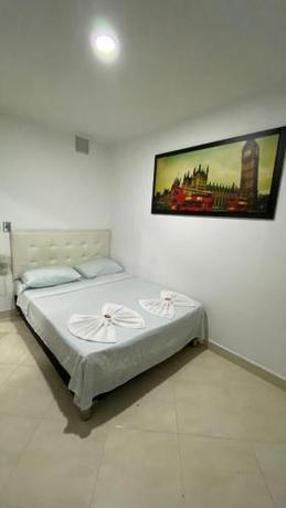 Imagen de la habitación del Hotel Los &Aacute;ngeles, Bello. Foto 12