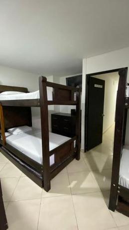 Imagen de la habitación del Hotel Los &Aacute;ngeles, Bello. Foto 14