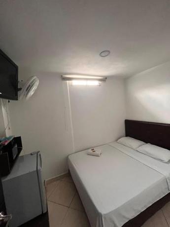 Imagen de la habitación del Hotel Los &Aacute;ngeles, Bello. Foto 16