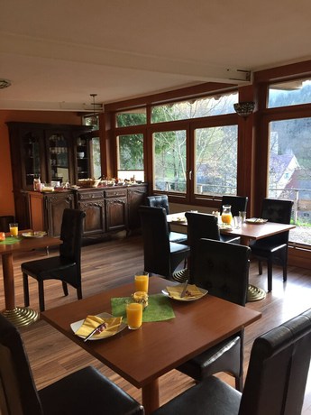 Imagen del bar/restaurante del Hotel L&ouml;wenherz. Foto 5