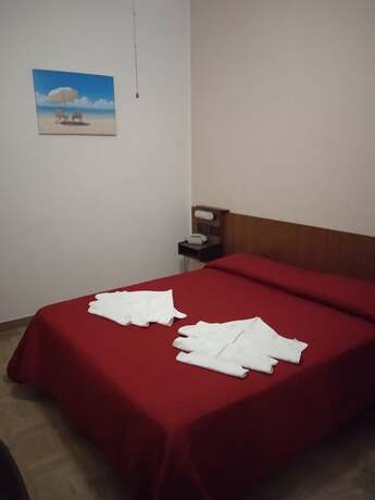 Imagen de la habitación del Hotel Luca, Viserba. Foto 16