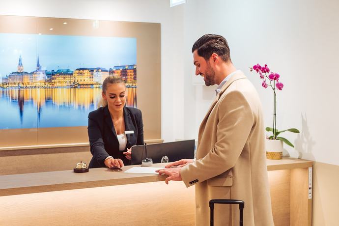 Imagen de los interiores del Hotel Luckys Inn GmbH. Foto 16