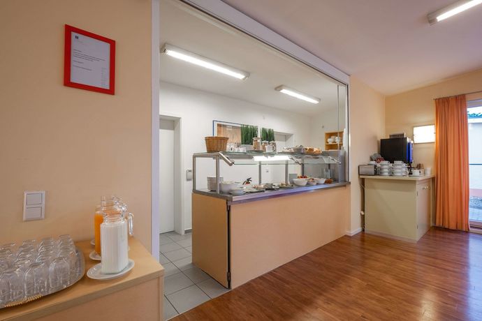 Imagen del bar/restaurante del Hotel Lueneburg Sued. Foto 3