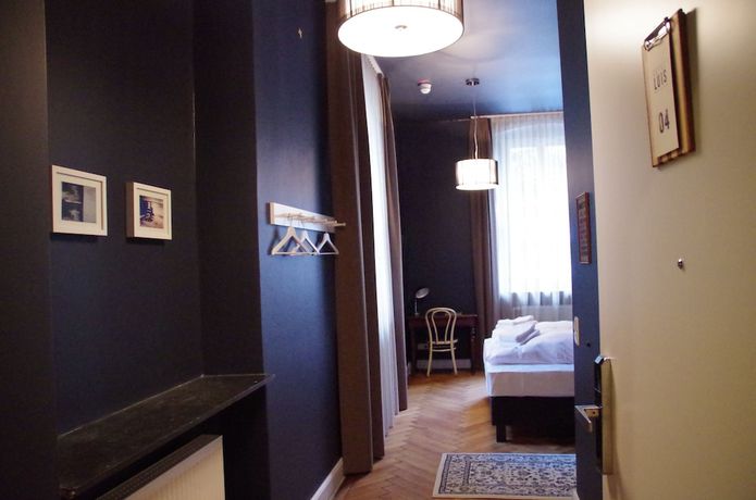 Imagen de la habitación del Hotel Luis. Foto 15