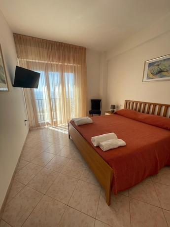 Imagen de la habitación del Hotel Lungomare 3 Stelle. Foto 6