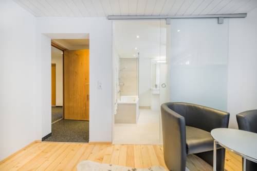 Imagen de la habitación del Hotel L&uuml;n. Foto 6