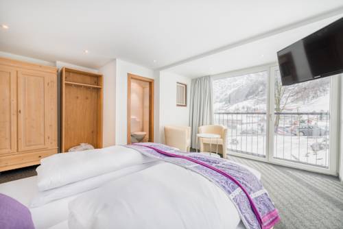 Imagen de la habitación del Hotel L&uuml;n. Foto 7