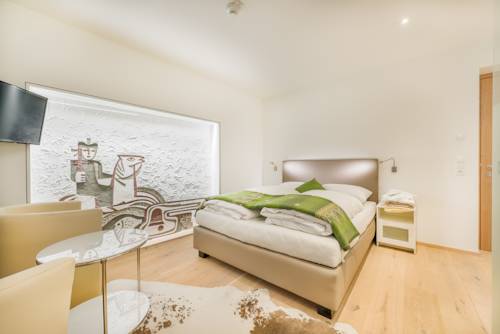 Imagen de la habitación del Hotel L&uuml;n. Foto 9