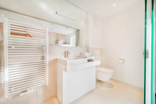 Imagen de la habitación del Hotel L&uuml;n. Foto 14