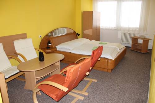 Imagen de la habitación del Hotel M, Jesen&iacute;k . Foto 2