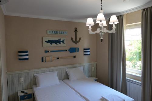 Imagen de la habitación del Hotel MEDITERRANEO. Foto 18