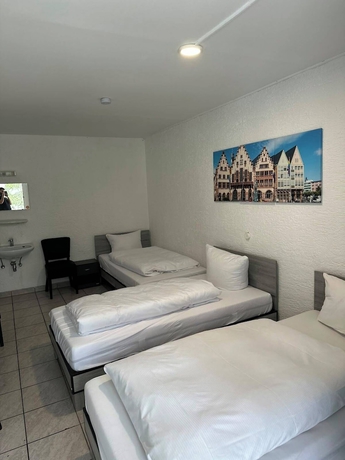 Imagen de la habitación del Hotel Main Taunus. Foto 2