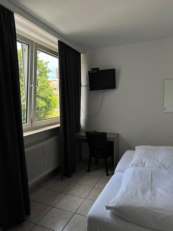 Imagen de la habitación del Hotel Main Taunus. Foto 4