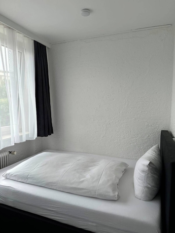 Imagen de la habitación del Hotel Main Taunus. Foto 6