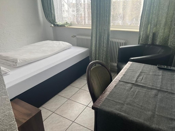Imagen de la habitación del Hotel Main Taunus. Foto 9