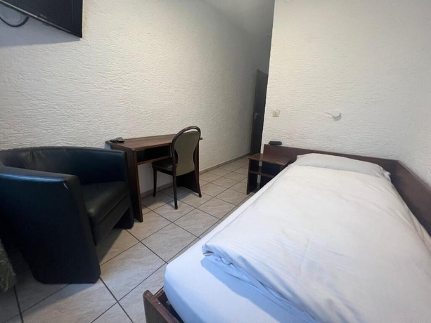 Imagen de la habitación del Hotel Main Taunus. Foto 10