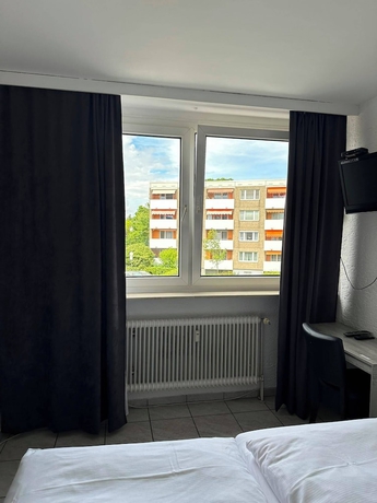Imagen de la habitación del Hotel Main Taunus. Foto 15