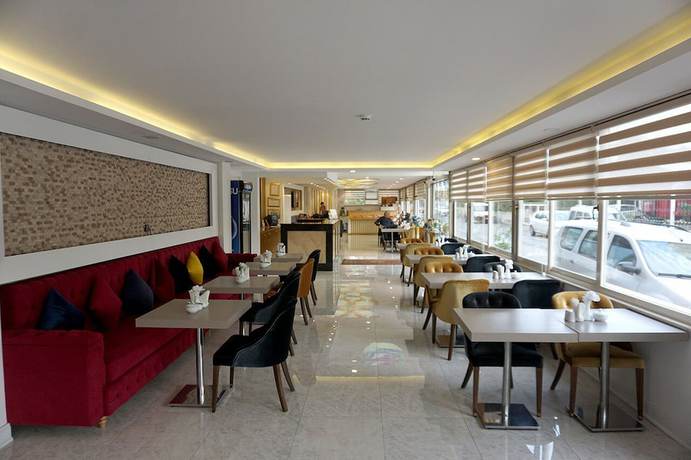 Imagen del bar/restaurante del Hotel Mandalin. Foto 2