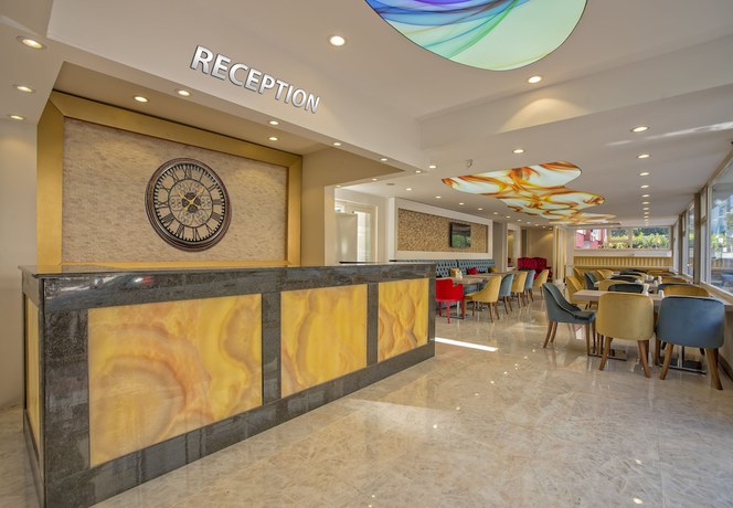 Imagen de los interiores del Hotel Mandalin. Foto 11