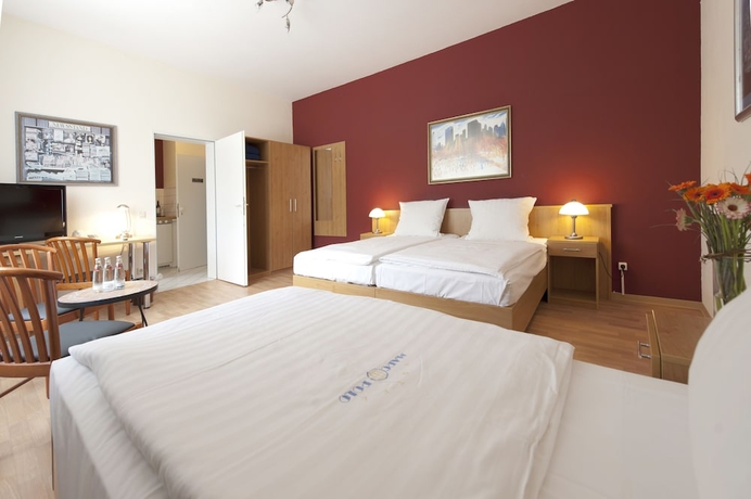 Imagen de la habitación del Hotel Marco Polo. Foto 13