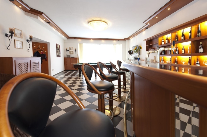 Imagen del bar/restaurante del Hotel Marco Polo. Foto 11