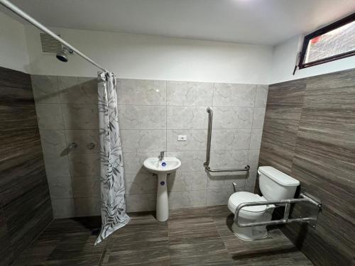 Imagen de la habitación del Hotel Mardol Frente al terminal. Foto 18