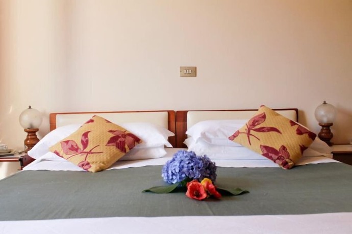 Imagen de la habitación del Hotel Maria Letizia. Foto 17