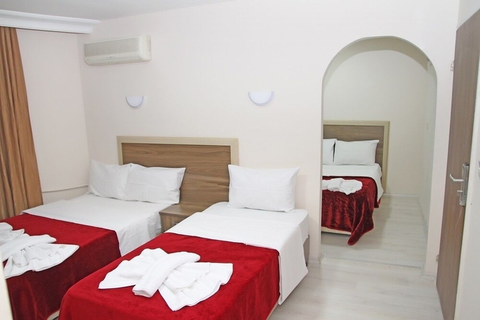 Imagen de la habitación del Hotel Marina City. Foto 5