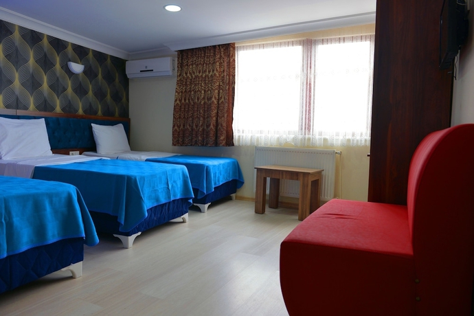 Imagen de la habitación del Hotel Marina City. Foto 12