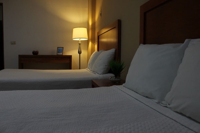 Imagen de la habitación del Hotel Marllou. Foto 5