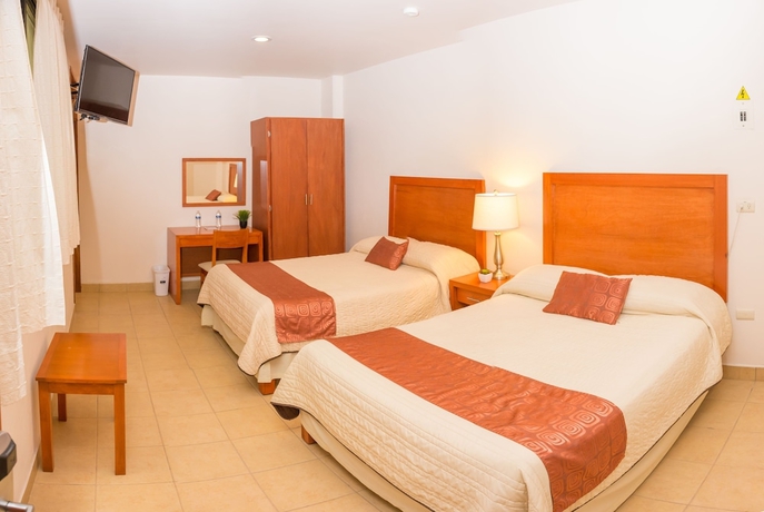 Imagen de la habitación del Hotel Marllou. Foto 9