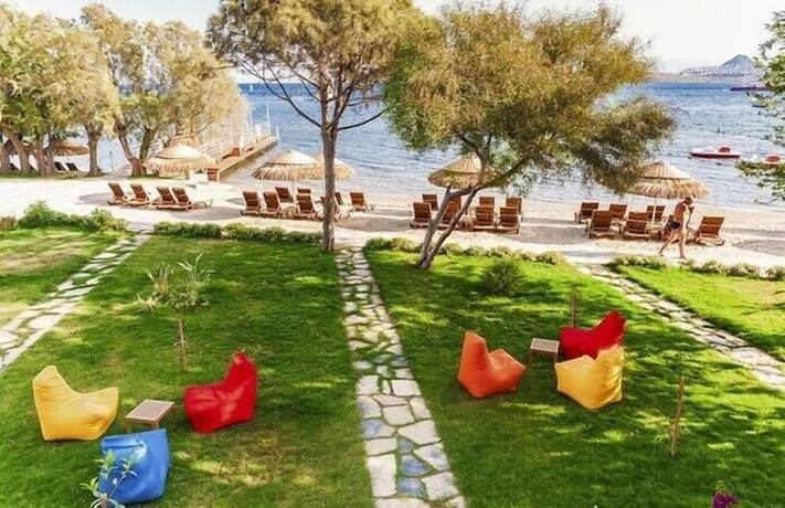 Imagen de los exteriores del Hotel Marma Beach. Foto 10