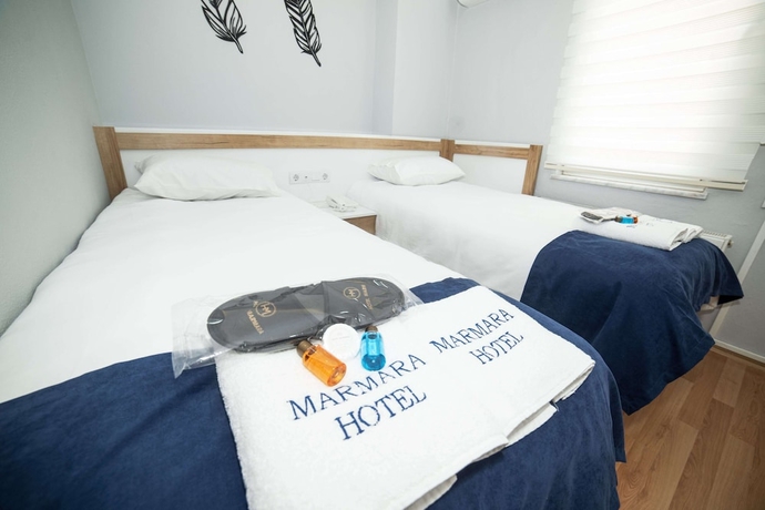 Imagen de la habitación del Hotel Marmara. Foto 15