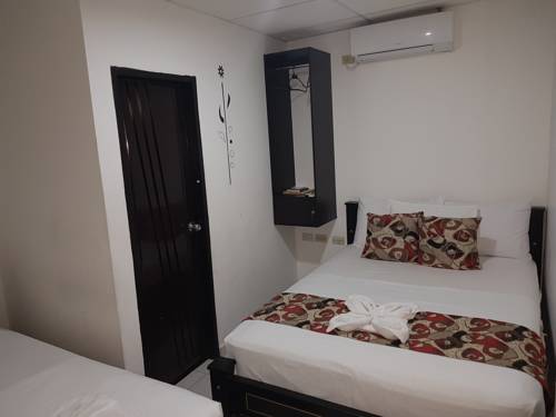 Imagen de la habitación del Hotel Marsella. Foto 6