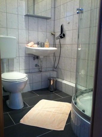 Imagen de la habitación del Hotel Martz. Foto 10