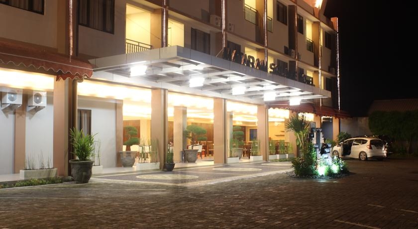 Imagen de los exteriores del Hotel Mataram Square. Foto 2