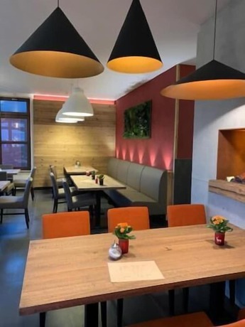 Imagen del bar/restaurante del Hotel Maxdorfer Hof. Foto 2