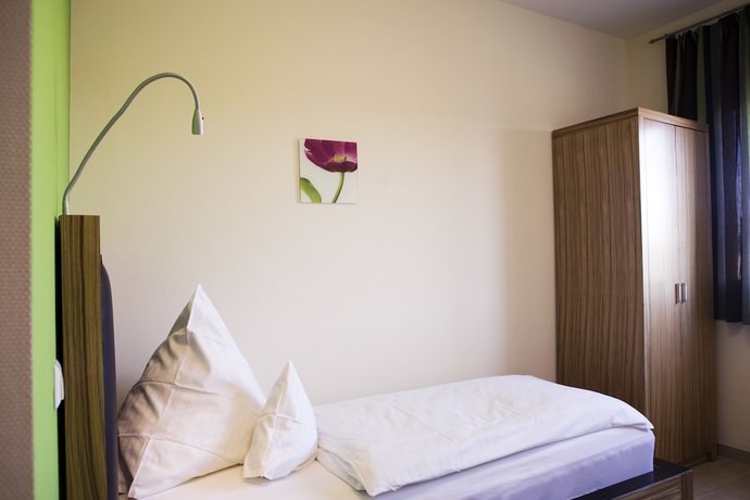 Imagen de la habitación del Hotel Maxis. Foto 8