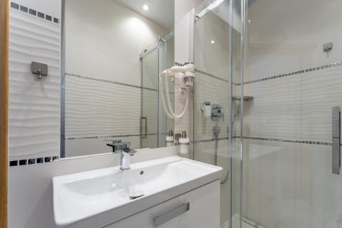 Imagen de la habitación del Hotel Mazurkowa & Wesela & Imprezy & Konferencje Jelenia G&oacute;ra, obok restauracja Mazurkowa Chata. Foto 19
