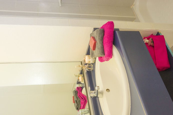 Imagen de la habitación del Hotel Méditerranée By Miléade. Foto 7