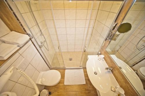 Imagen de la habitación del Hotel Medaillon. Foto 9